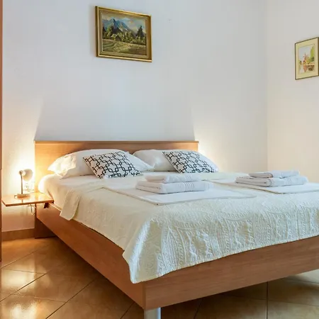 Apartments Ruza Appartement